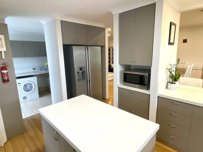 3 Bedrooms Sextuple Suite