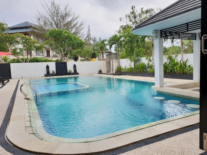 Standard Double room with pool view