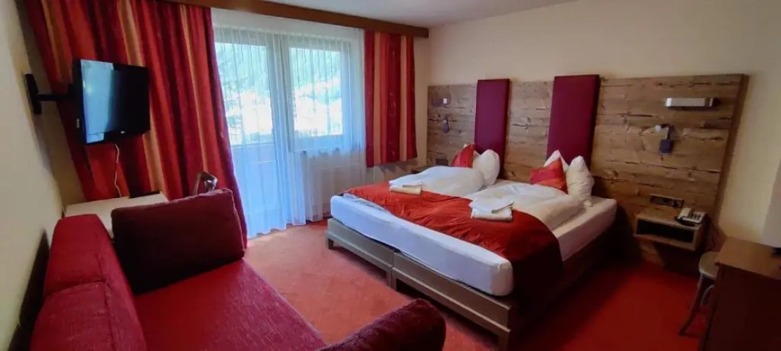 Standard Quadruple room with mountain view