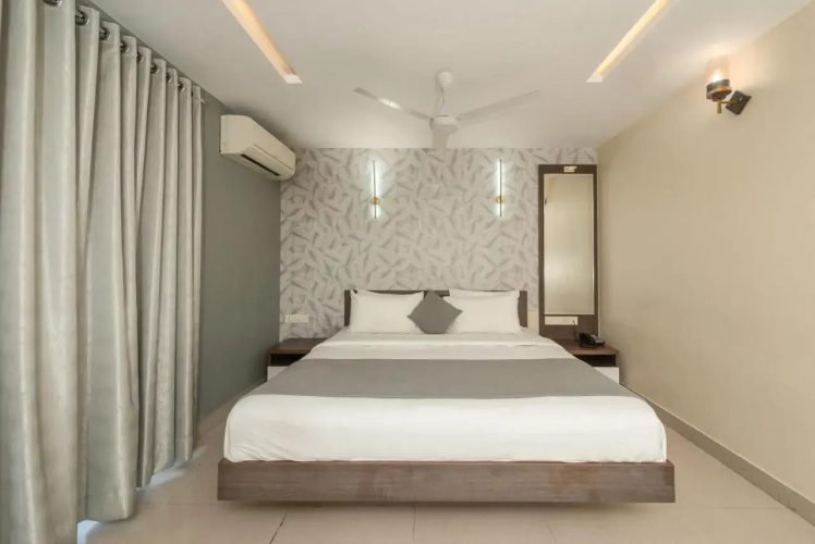 OYO Premium Light House Hill