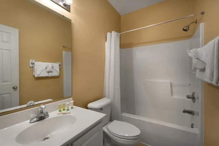 River Oaks 50b 2 Bedroom Condo