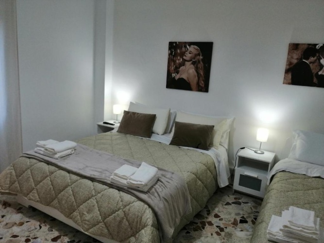 Standard Triple room