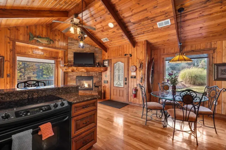 The Cabin at Rock Canyon