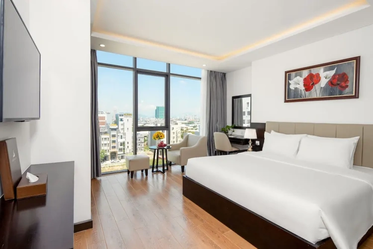Deluxe Double room with city view