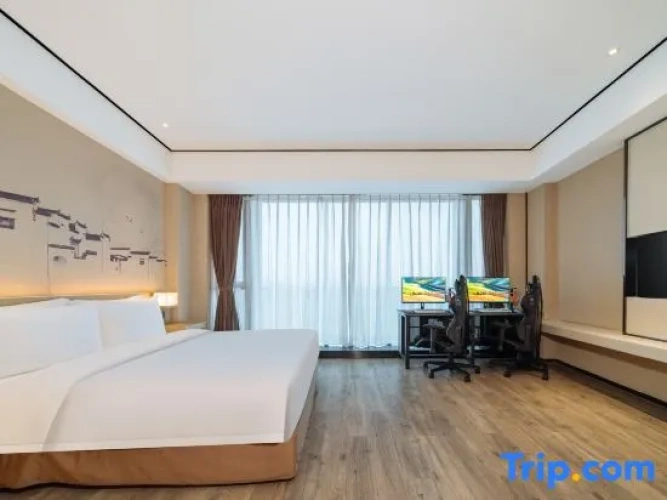 Deluxe Double room with city view