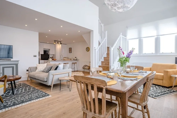 2 Bedrooms Cottage