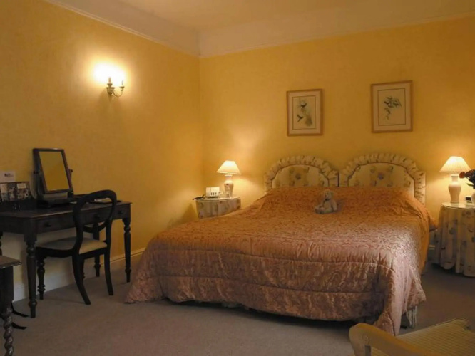 Worsley Arms Hotel