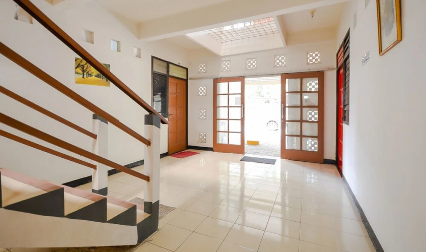 ZEN Rooms Basic near BTC