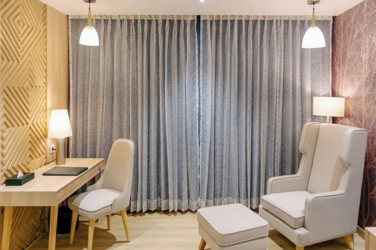 Signature Hotel