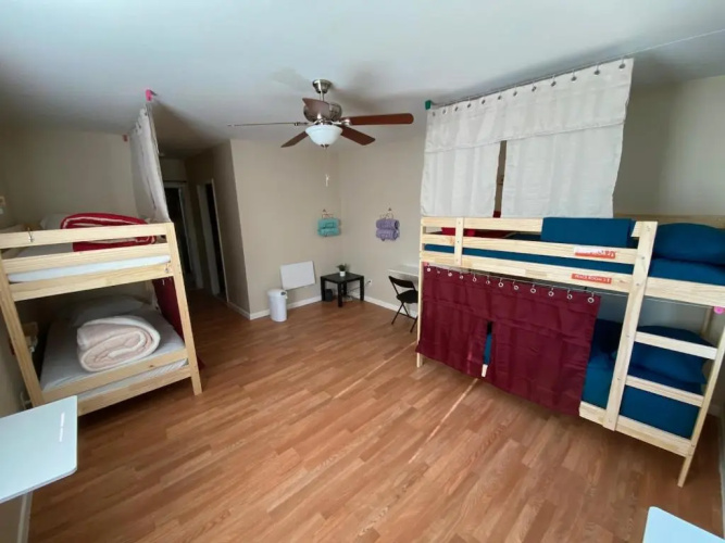 WHOLE Family - Barrette - Hostel