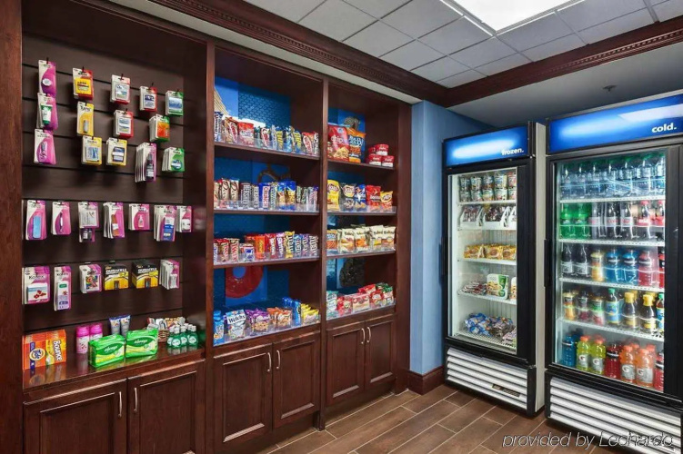 Hampton Inn & Suites Cleveland-Beachwood photo 15