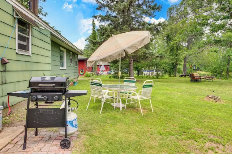 Family-friendly Home w/ Fire Pit in Pine River