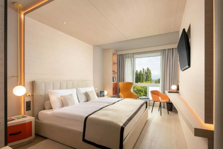 Standard Double room with view