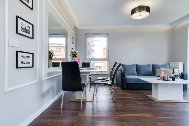 1 Bedroom Double Apartment with balcony and with courtyard view