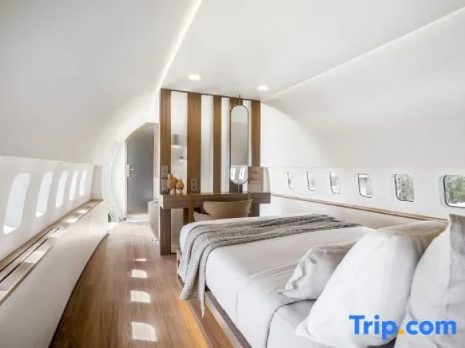 2 Bedrooms Villa