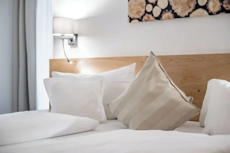 Classic Double room with balcony and with courtyard view