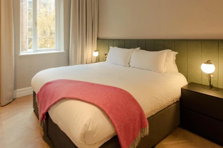 2 Bedrooms Apartment
