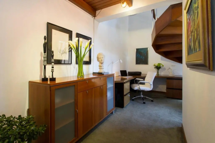 Penthouse Lodge B&B
