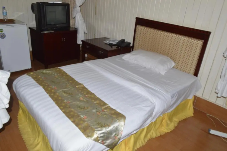 International hotel 2000