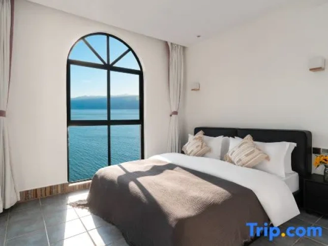 2 Bedrooms Deluxe Suite with sea view