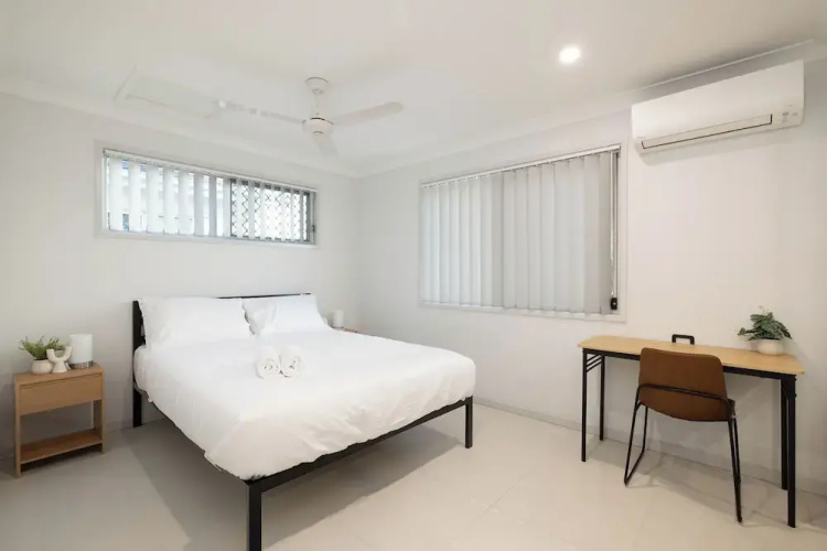 Smart Suites Self Check-in Apartments - 35A Freney