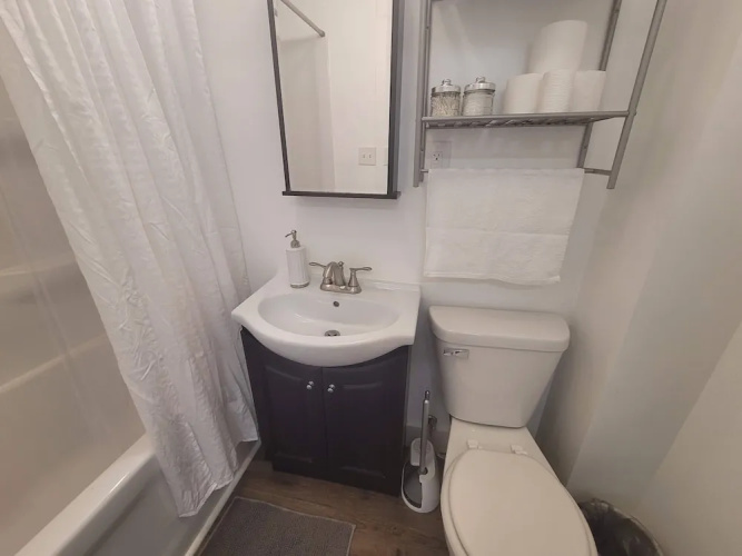 Charming 3b-1b Westside Indy