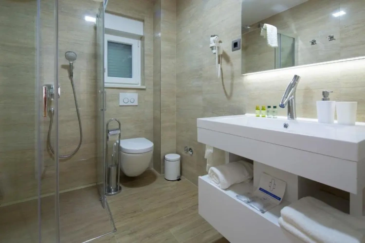 1 Bedroom Apartment with balcony and with view