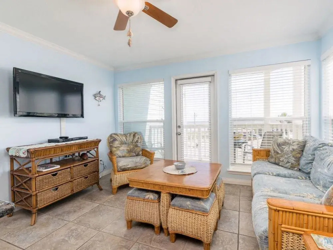 10811 Termini San Luis Pass Condo - 2 Br condo by RedAwning