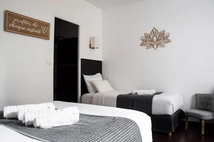 Standard Triple room