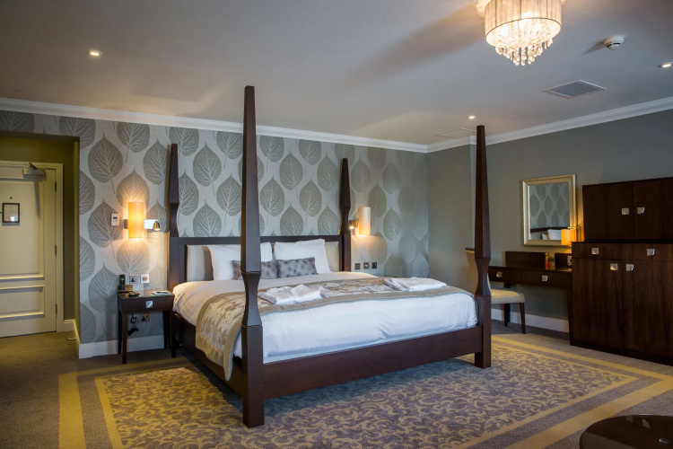 Oakley Hall Hotel
