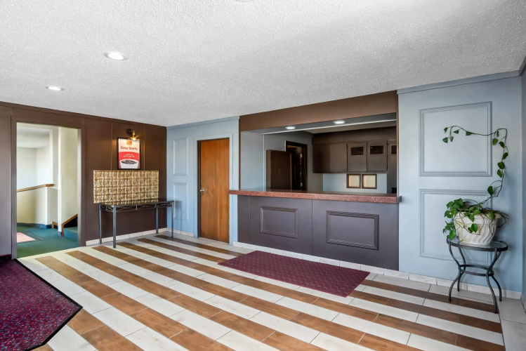 Econo Lodge Inn & Suites Auburn