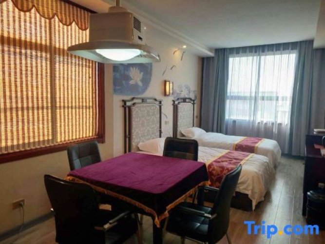 Deluxe Family Suite