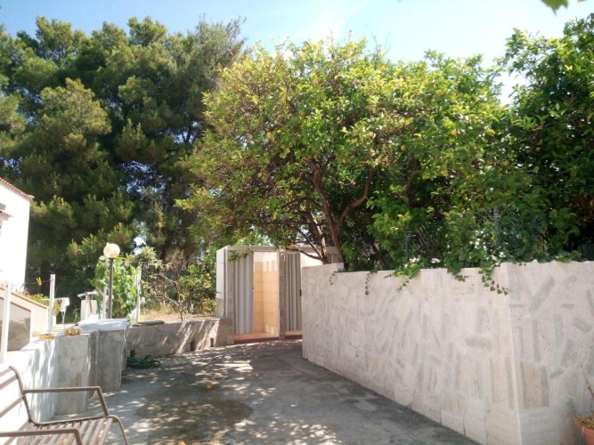 2 Bedrooms Cottage
