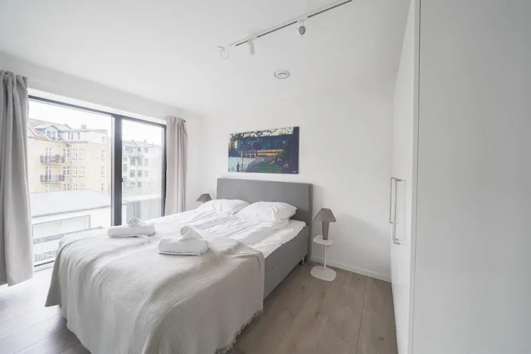 Fantastic Apartment w French Balcony