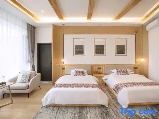 Standard Twin room with balcony