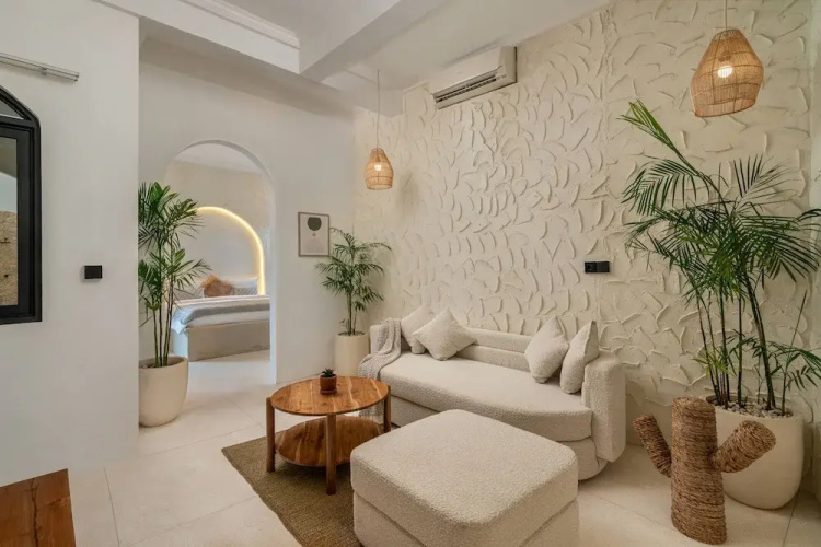 Casa Amor by GORO