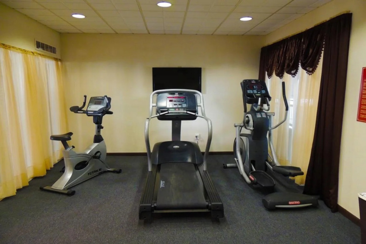 Budget Host Inn & Suites