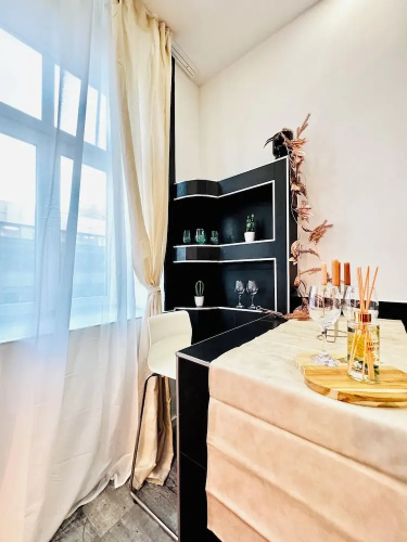 Budget 1BR Apt with Living Room AKH