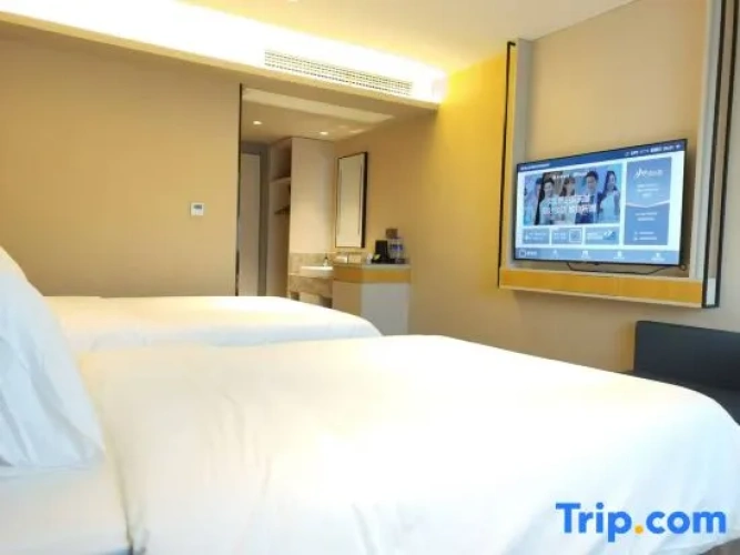 Standard Twin room with view
