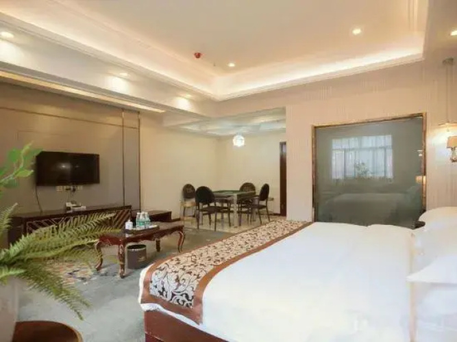 Hongjingtian Hotel(红景天大酒店(稻城亚丁景区游客中心店))