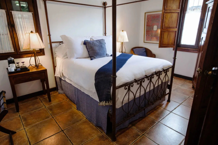 Casa Encantada by Porta Hotels