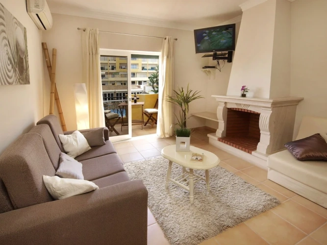 2 Bedrooms Classic Apartment