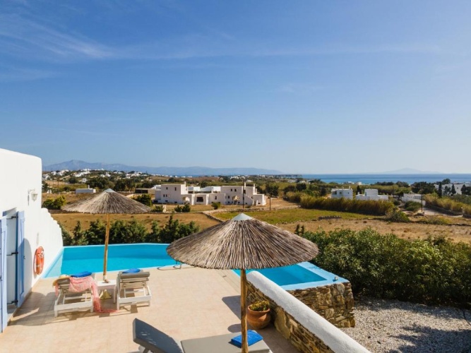 4 Bedrooms Villa