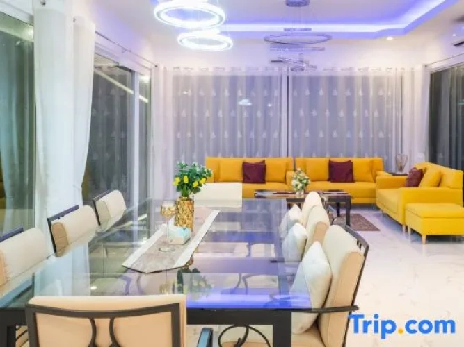 3 Bedrooms Villa
