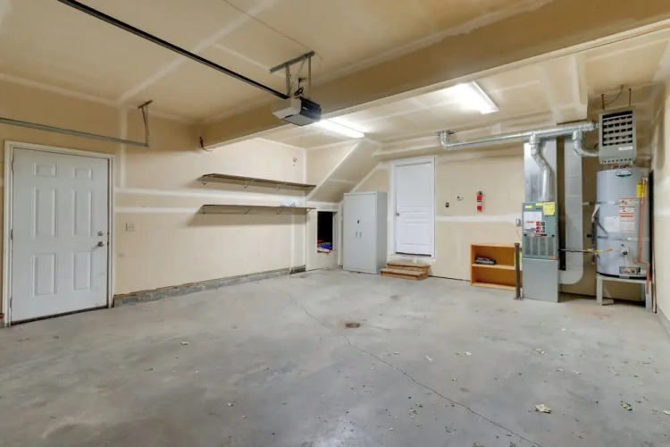 Accommodating Anchorage Abode < 1 Mi to Jewel Lake