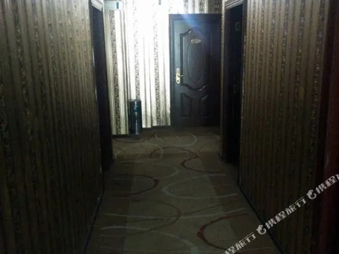 Yudong Hostel(垫江渝东宾馆)