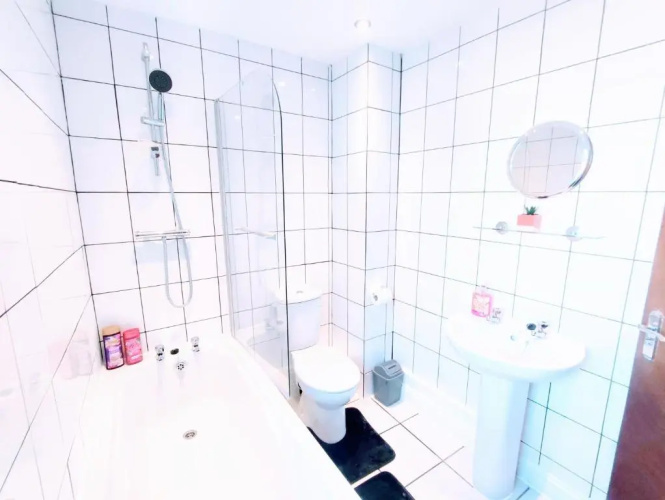 Crystal Suite 3 free private parking