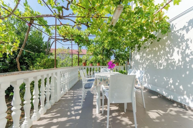 Apartment with balcony