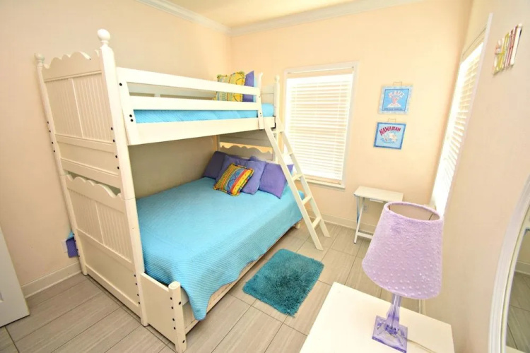 Spinnaker Pointe 1B by RedAwning