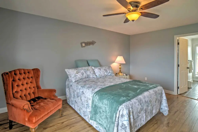 Monticello Home w/ Multi-level Deck on 2 Acres!